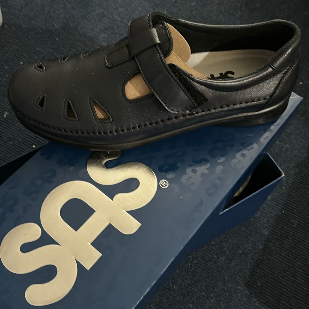 New SAS Walking Shoes Leather Navy